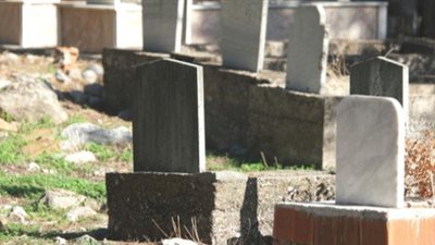 ماذا يقال في العزاء؟.. عظم الله أجرك وأحسن عزاءك