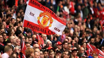 بسبب سعر تذاكر المباريات.. اعتراضات كبيرة من جماهير مانشستر يونايتد (فيديو)