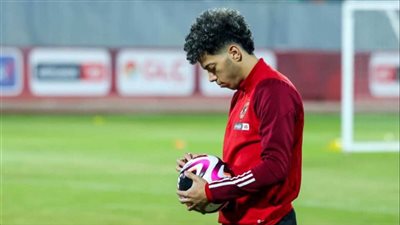 إمام عاشور قريب من السفر مع بعثة الأهلي المتجهة إلى جنوب إفريقيا (خاص)