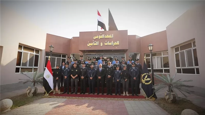 طلبة أكاديميتي الشرطة