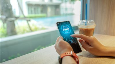 رسميًا.. جهاز تنظيم الاتصالات يعلن إطلاق شريحة eSIM