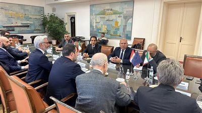 لقاء موسع بين كامل الوزير ونظيره الإيطالي في مجالات النقل والصناعة