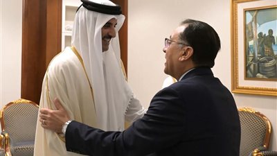 رئيس الوزراء ينقل تحيات الرئيس السيسي لـ أمير دولة قطر