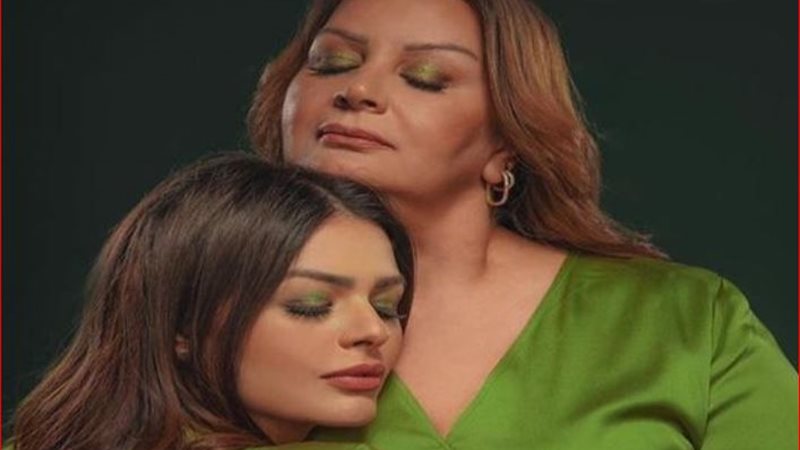 هنادي مهنا ووالدتها