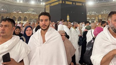 صور نور النبوي وأمير المصري ومحمد فراج في العمرة تشعل السوشيال