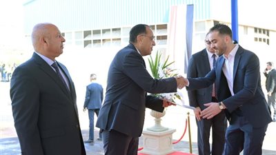 رئيس الوزراء يشهد تسليم عقود المصانع الجاهزة في مدينة الجلود بالروبيكي