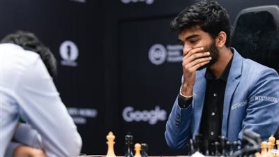 مراهق هندي يتوج بلقب بطل العالم في الشطرنج .. لن تصدق كم عمره؟