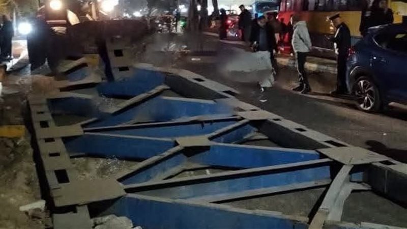 سقوط مقياس حديدي