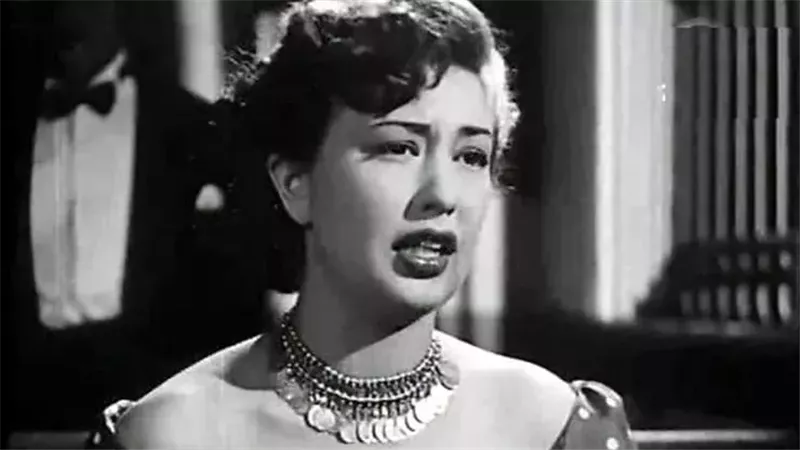 الفنانة كاميليا