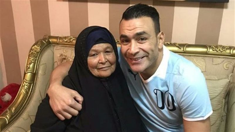 وفاة والدة عصام الحضري