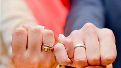 هل يجوز للمطلقة الزواج بدون علم أهلها ؟.. رد غير متوقع من مستشار المفتي 