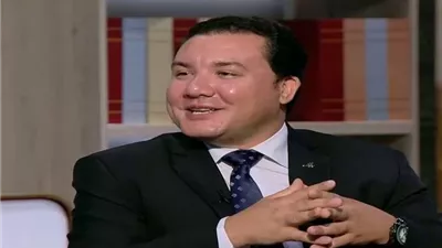 أستاذ استثمار وتمويل: قمة الثماني النامية تعد نموذج واعد| فيديو 