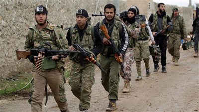 ماذا يحدث في سوريا؟.. الجولاني يُجرد أفراد الجيش من السلاح ويمنحهم بطاقات مؤقتة