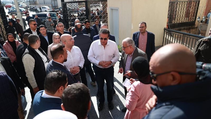 زيارة رئيس الصحة