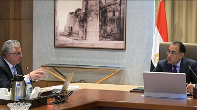 الحكومة: توقيع 12 اتفاقية بالمنطقة الاقتصادية لقناة السويس باستثمارات 64 مليار دولار