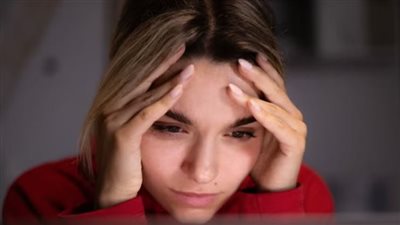 دراسة تكشف سر الشعور بالإرهاق في نهاية العام