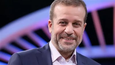 شريف منير يكشف عشقه العزف على هذه الآلة في 