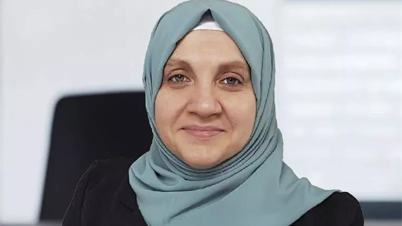 عائشة الدبس