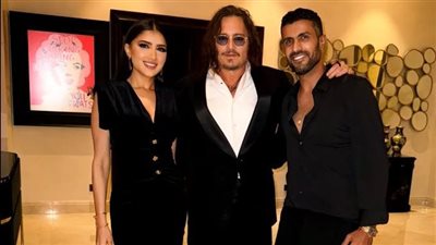 محمد سامي ومي عمر مع جوني ديب: لحظة لاتنسى مع الأسطورة