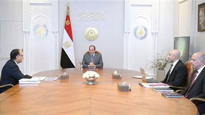 السيسي يناقش برامج الحكومة لزيادة أعداد الفصول وخفض الكثافات
