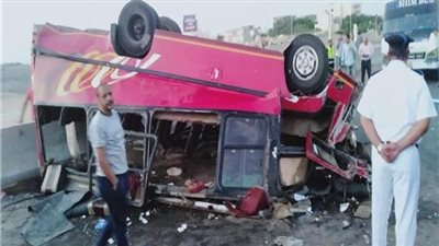 إصابة 7 عمال في انقلاب أتوبيس بطريق مصر الإسماعيلية الصحراوي 