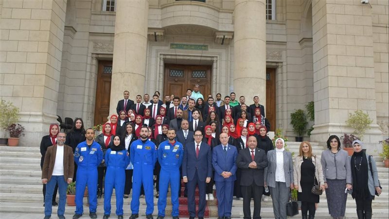 رواد فضاء الإمارات