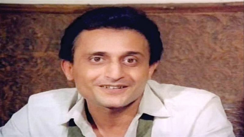 الفنان الراحل محمود