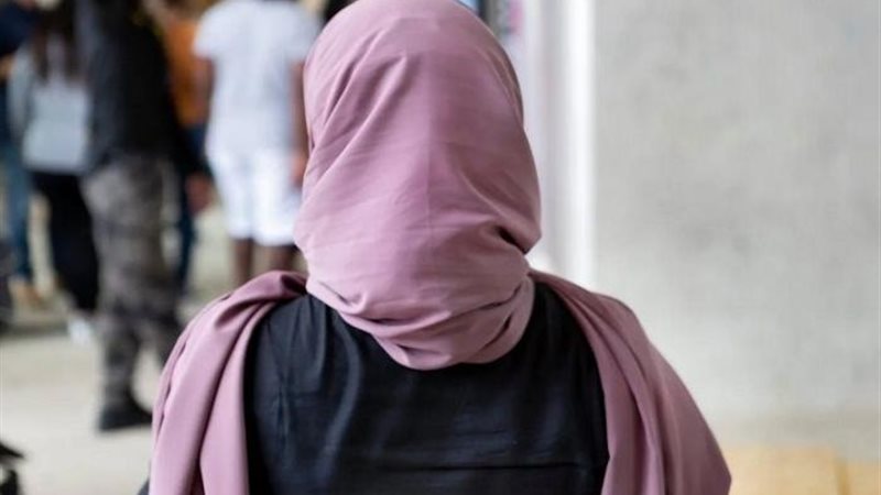 هل يجوز للمرأة المسح