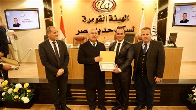 الوزير يكرم المتميزين بالسكة الحديد: حريصون على خلق بيئة عمل تتسم بالعدالة والشفافية