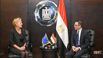 بعد حصول مصر على مليار يورو.. وزير الاستثمار يلتقي سفيرة الاتحاد الأوروبي
