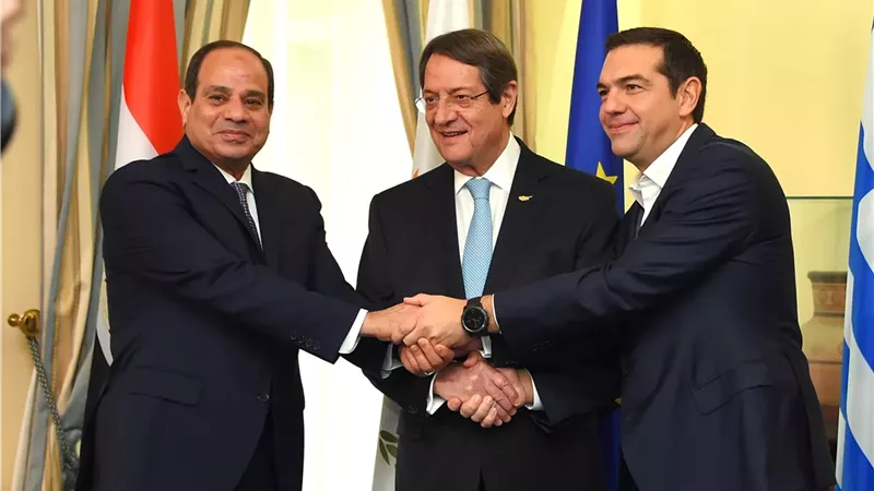 القمة الثلاثية بين