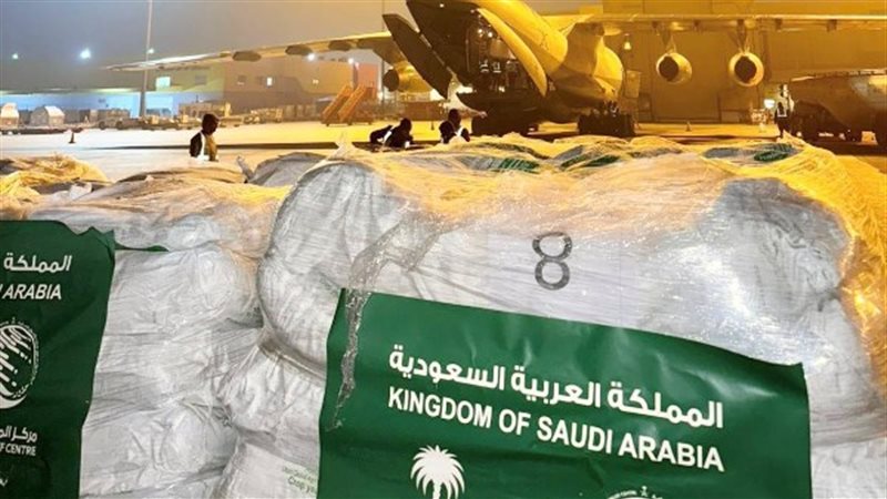 وصول الطائرة الإغاثية
