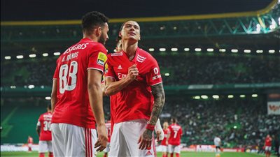 شاهد أهداف مباراة برشلونة وبنفيكا.. ريمونتادا تاريخية للبرسا (فيديو)