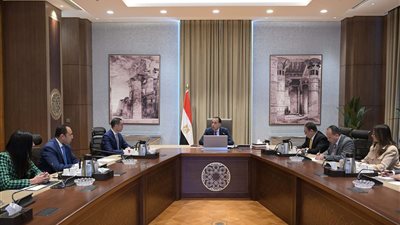 رئيس الوزراء يتابع إجراءات طرح الشركات التابعة للقوات المسلحة