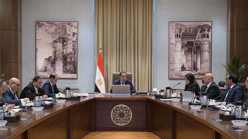 رئيس الوزراء يتابع