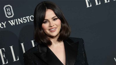 سيلينا جوميز تبكي بسبب تهديد ترامب لعائلتها بالتهجير.. ليس من المقبول إظهار التعاطف