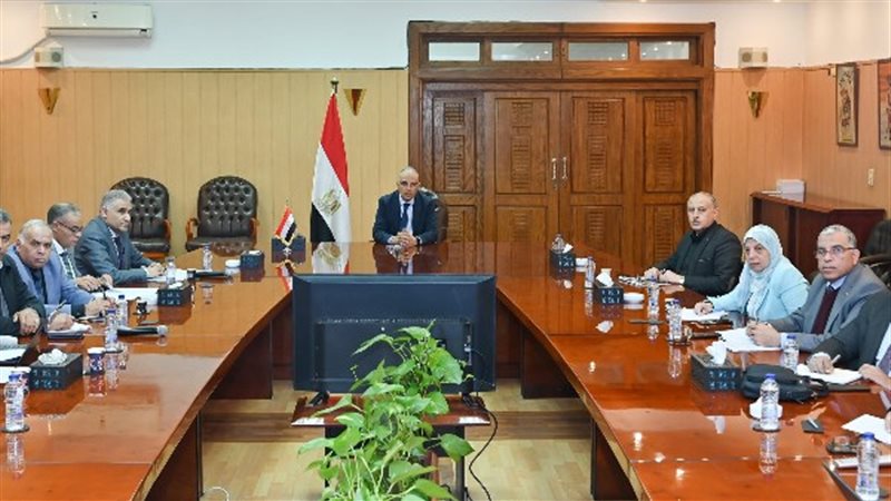 وزير الري يتابع خطة
