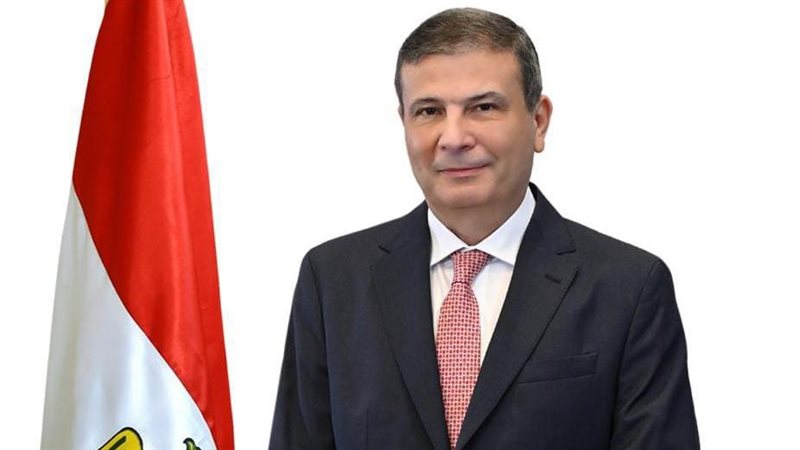 الدكتور علاء فاروق،