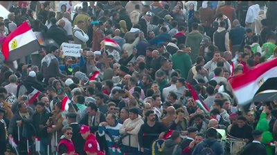 مظاهرات امام معبر رفح رفضا لتهجير الفلسطينيين إلى مصر والأردن