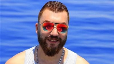  وفاة زوج الميكب ارتست نورا بلال.. سقط من البلكونة فجأة