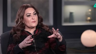 نهال عنبر مع نزار الفارس: التدين من غير حجاب ينفع مش أنت اللي هتحاسبني