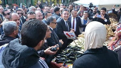 الحكومة: إجراءات لضبط أسعار السلع ومنع المضاربة أو الاحتكار منعًا ارتفاع الأسعار