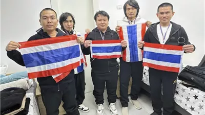 عائلات الأسرى التايلانديين تزور إسرائيل لمقابلة أبناءهم بعد الإفراج عنهم 