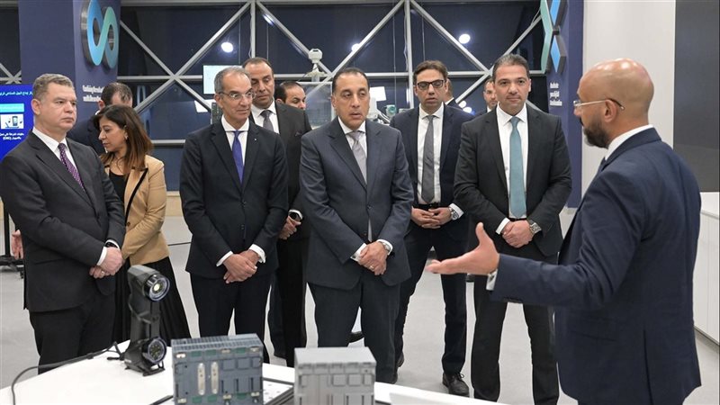 رئيس الوزراء خلال