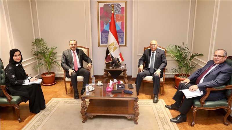 لقاء الفريق كامل