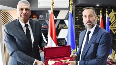 الأمير الأغاخان الخامس يشكر الرئيس السيسى والحكومة لتنظيم مراسم جنازة والده بشكل متميز