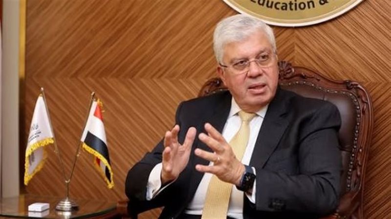 الدكتور أيمن عاشور
