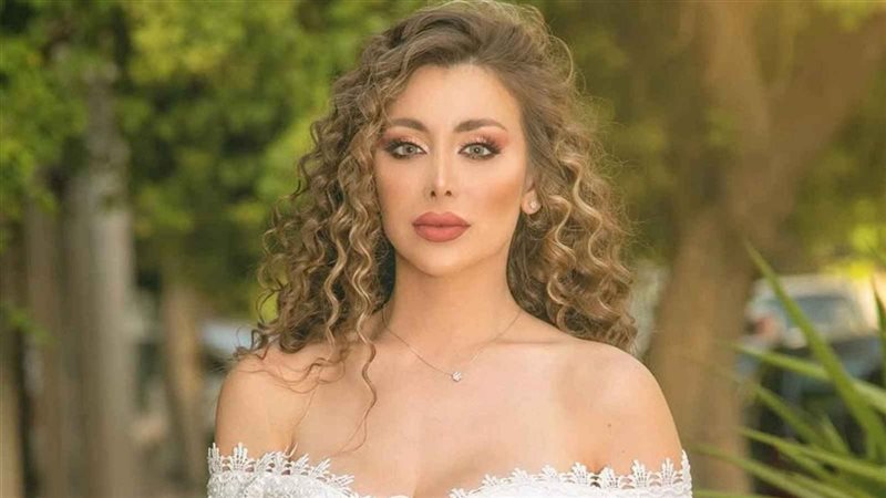 من هي الفنانة انجي