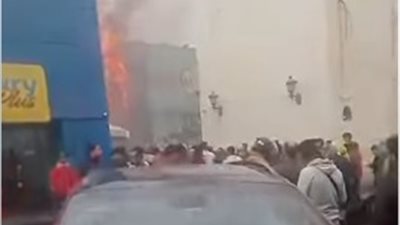 حريق مخبز التجمع الأول.. 4 سيارات إطفاء تحاول السيطرة على النيران