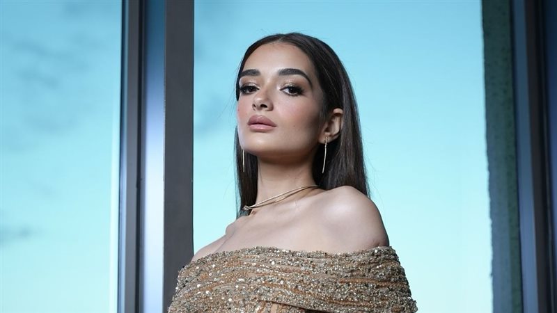 الفنانة ملك زاهر